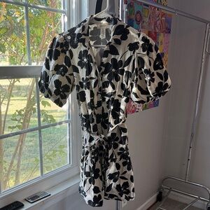 Jessica Simpson Black and White Floral Short Sleeve Dress